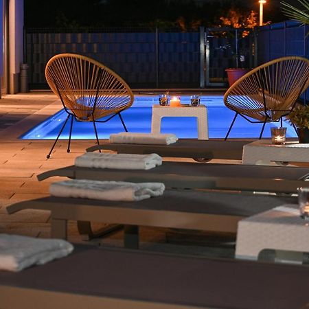 Luxury Apartment Maravic With Private Pool โตรกีร์ ภายนอก รูปภาพ