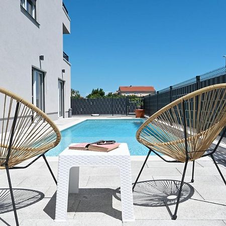 Luxury Apartment Maravic With Private Pool โตรกีร์ ภายนอก รูปภาพ