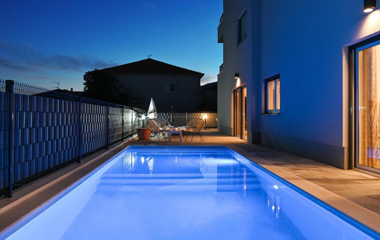 Luxury Apartment Maravic With Private Pool โตรกีร์ ภายนอก รูปภาพ