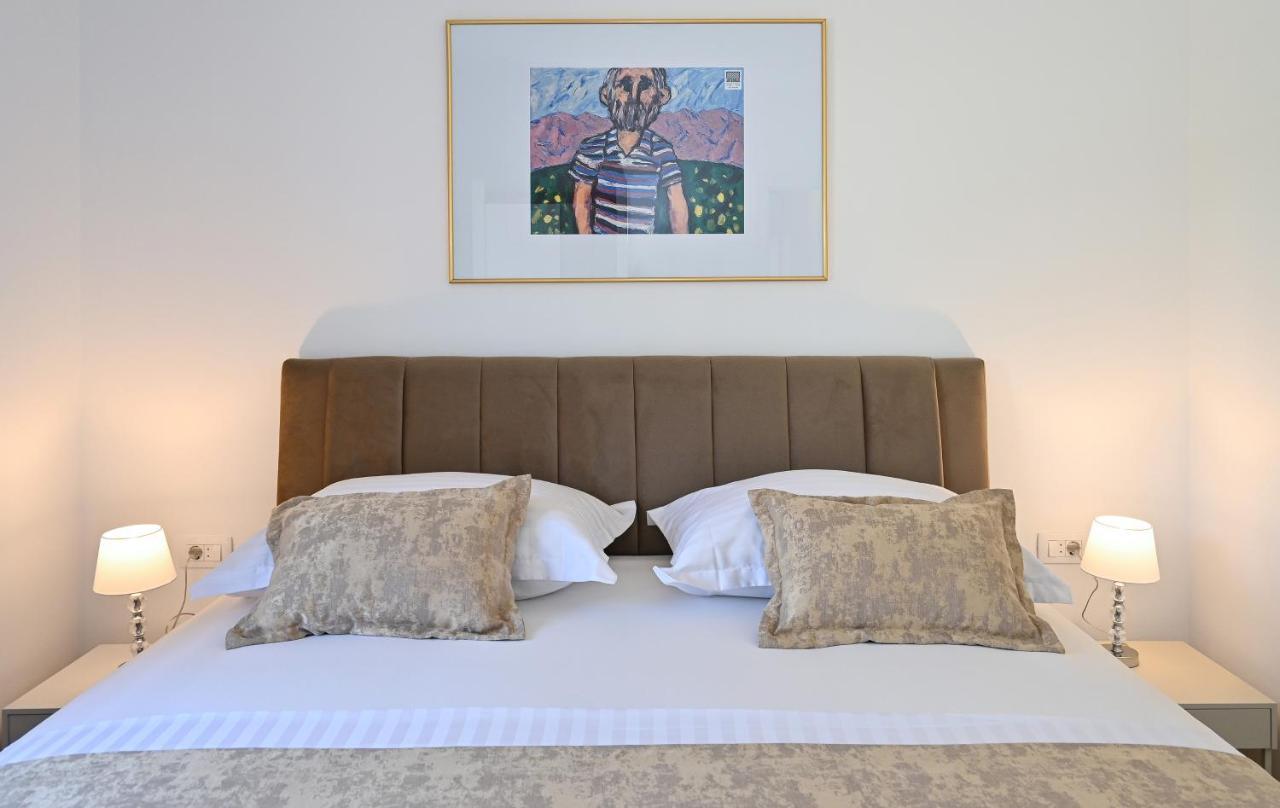 Luxury Apartment Maravic With Private Pool โตรกีร์ ภายนอก รูปภาพ
