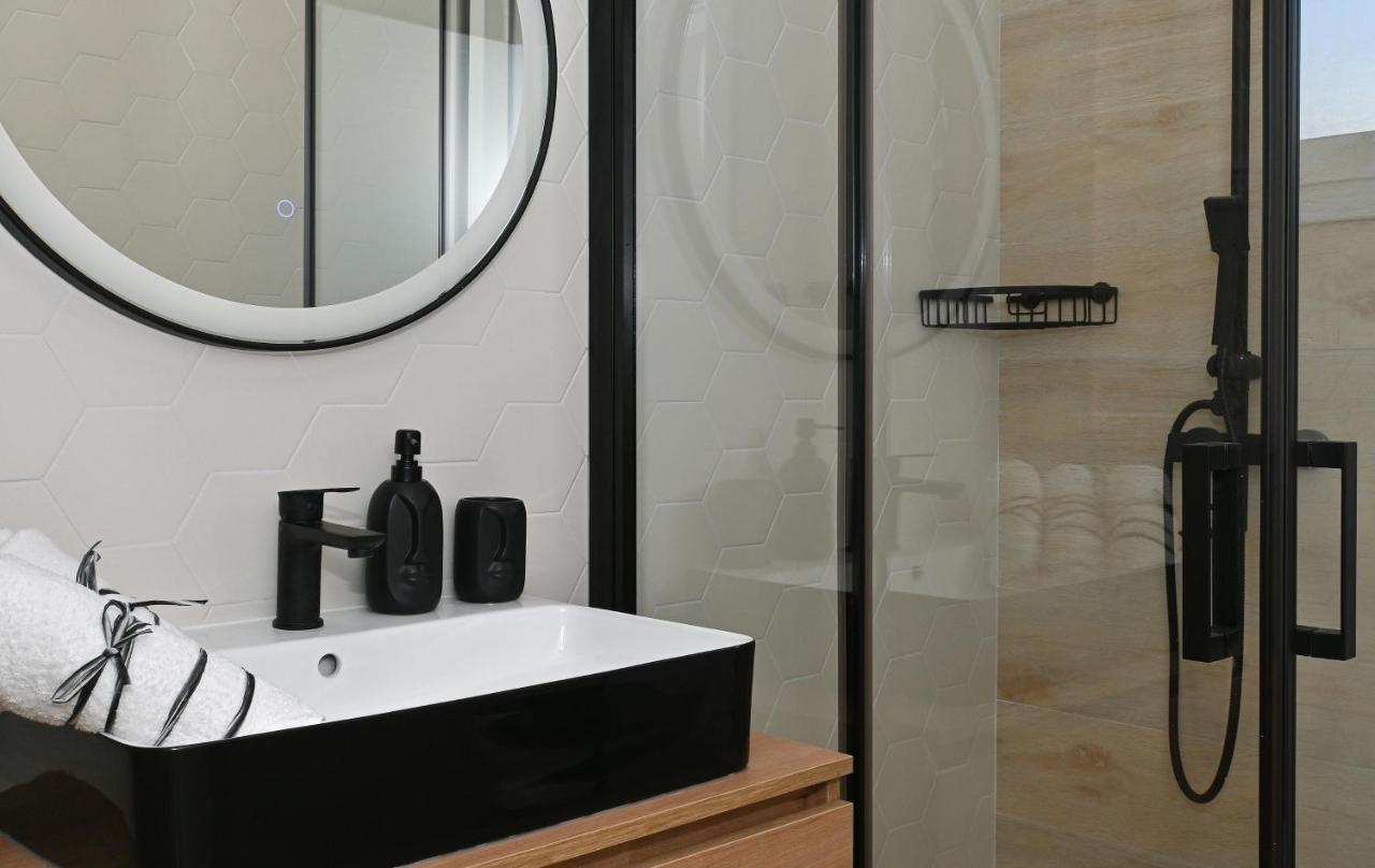 Luxury Apartment Maravic With Private Pool โตรกีร์ ภายนอก รูปภาพ