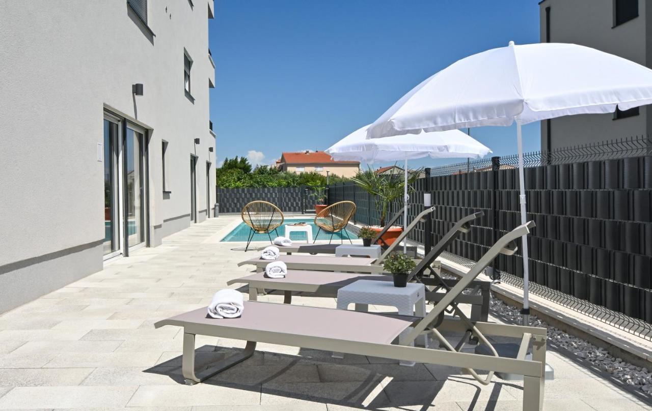 Luxury Apartment Maravic With Private Pool โตรกีร์ ภายนอก รูปภาพ