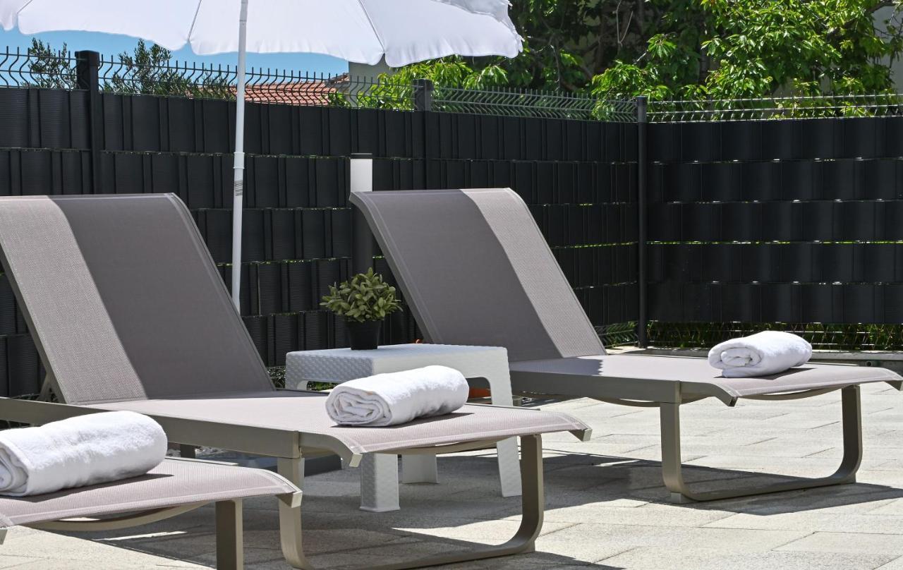 Luxury Apartment Maravic With Private Pool โตรกีร์ ภายนอก รูปภาพ